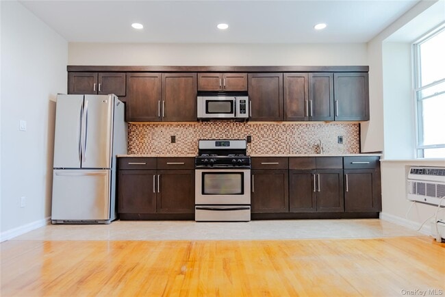 25 W Broadway in Long Beach, NY - Building Photo - Building Photo