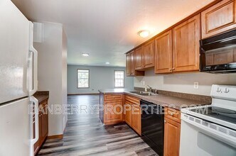 1117 N Byrne Rd in Toledo, OH - Building Photo - Building Photo