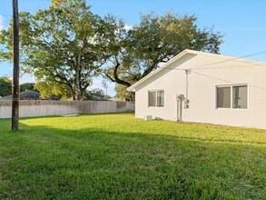 6510 SW 59th Pl in South Miami, FL - Building Photo - Building Photo