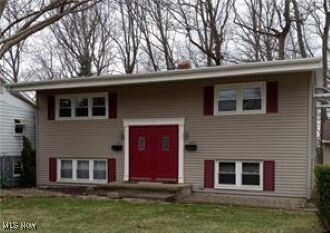 1382 9th St in Cuyahoga Falls, OH - Building Photo