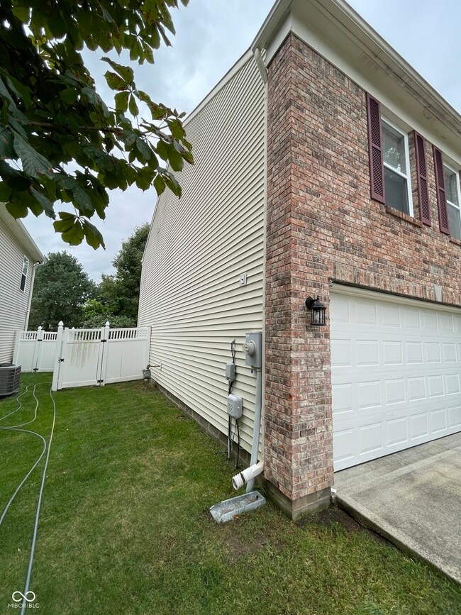 10403 Bicknell Cir in Fishers, IN - Building Photo - Building Photo