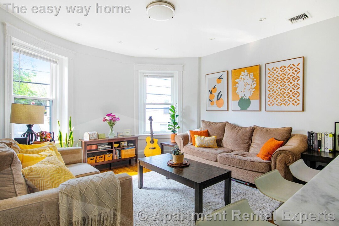 40 Cameron St in Brookline, MA - Building Photo