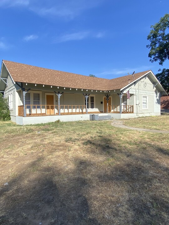 480 Clinton Ave in Stephenville, TX - Building Photo