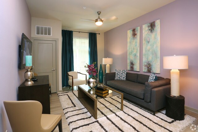700 E Algonquin Rd-Unit -2103C in Schaumburg, IL - Building Photo