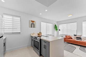 1144 SW 4th St in Miami, FL - Building Photo - Building Photo