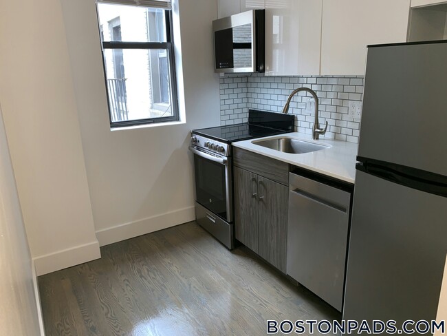 11 Peterborough St, Unit 21