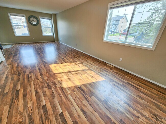 7915-7988 88 Ave in Fort St John, BC - Building Photo - Building Photo