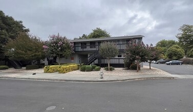 Brown Street, 102-156 in Napa, CA - Building Photo - Building Photo
