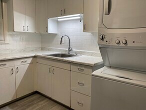 74 Saltonstall Ave, Unit 1 fist floor in New Haven, CT - Building Photo - Building Photo