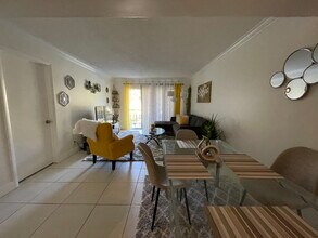 470 NW 20th St, Unit #2040 in Boca Raton, FL - Foto de edificio - Building Photo
