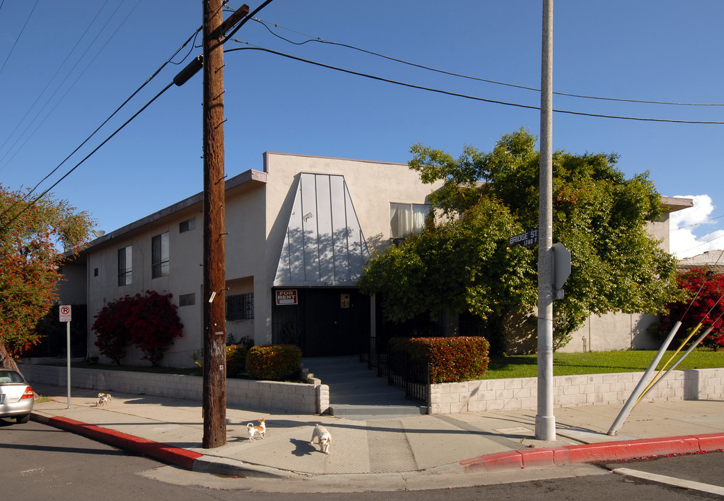 601 Bailey St in Los Angeles, CA - Building Photo