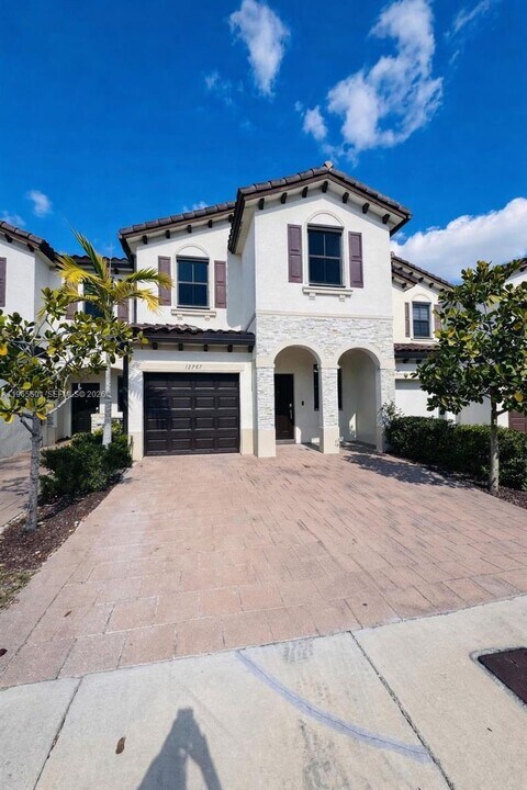 12767 SW 230th Ter in Goulds, FL - Building Photo