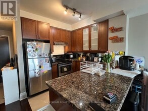 39 Upper Duke Crescent in Markham, ON - Building Photo - Building Photo