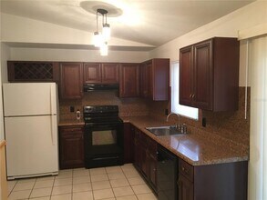 2331 NE 40th St in Ocala, FL - Building Photo - Building Photo