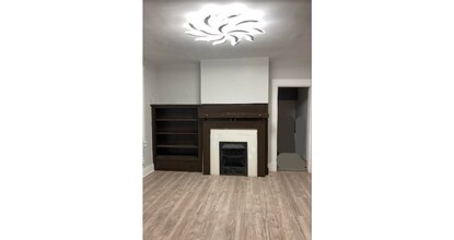 132 Stamm Ave, Unit Apt #1 in Pittsburgh, PA - Building Photo - Building Photo