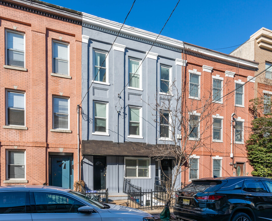 130 Bloomfield St in Hoboken, NJ - Foto de edificio