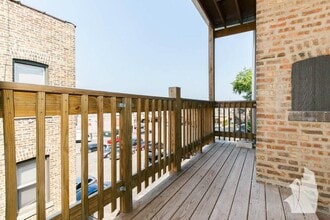 2649 N Spaulding Ave, Unit 2649.5-2S in Chicago, IL - Building Photo - Building Photo