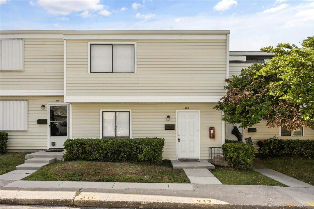 217 Debora Ct in Altamonte Springs, FL - Building Photo