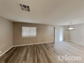 9345 Copper Villa Ct in Las Vegas, NV - Building Photo - Building Photo