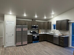 3343 W Middle Rdg Ave in Wasilla, AK - Building Photo - Building Photo