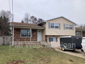 2359 Barberry Dr SW in Wyoming, MI - Building Photo