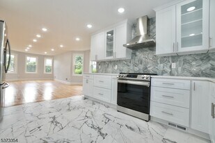 226 Park Ave in Nutley, NJ - Building Photo