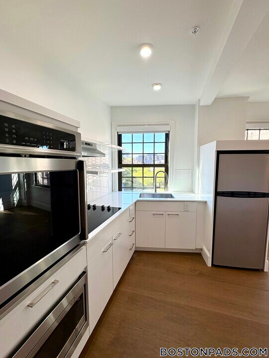 1200 Massachusetts Ave in Cambridge, MA - Building Photo