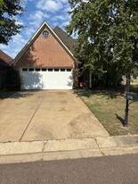 8805 Cat Tail Cove, Unit 1306 in Southaven, MS - Building Photo