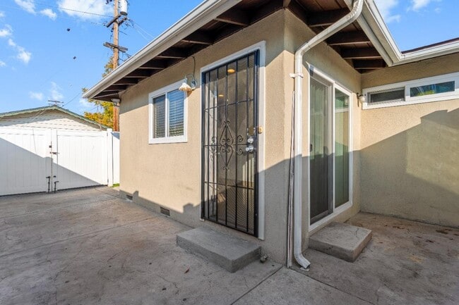1639 W Roseburg Ave in Modesto, CA - Building Photo - Building Photo