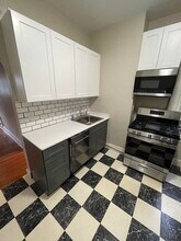1060 Beacon St, Unit 12 in Brookline, MA - Building Photo - Building Photo