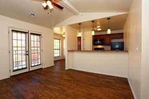 Country Club Apartments