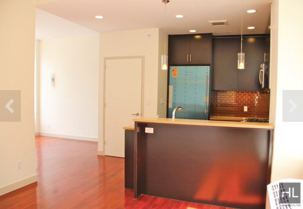 27 STREET in Queens, NY - Building Photo