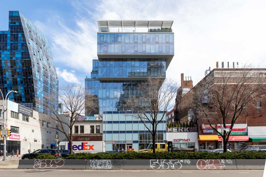 100 Norfolk St in New York, NY - Building Photo