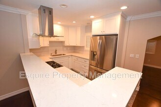 341 Julian St in Oxnard, CA - Building Photo - Building Photo