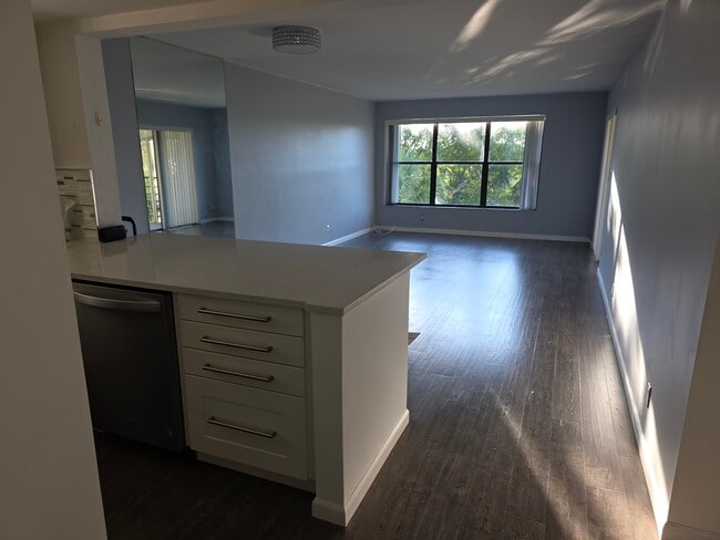 property at 2312 S Cypress Bend Dr