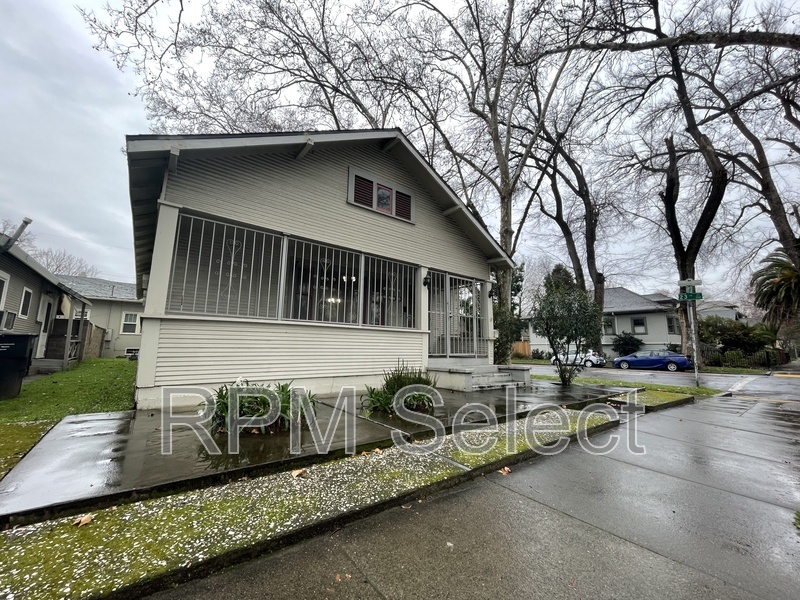 2300 E St in Sacramento, CA - Foto de edificio