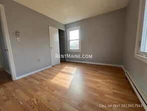 7 Gilchrest St in Thomaston, ME - Building Photo - Building Photo