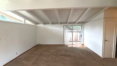 305 Kingston Ave in Martinez, CA - Building Photo - Building Photo