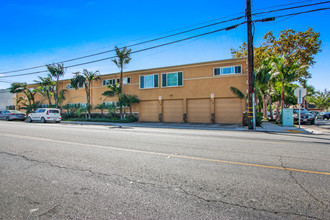 394 Coronado Ave in Long Beach, CA - Building Photo - Building Photo