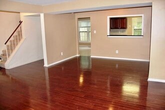 9689 Scotch Haven Dr in Vienna, VA - Building Photo - Building Photo
