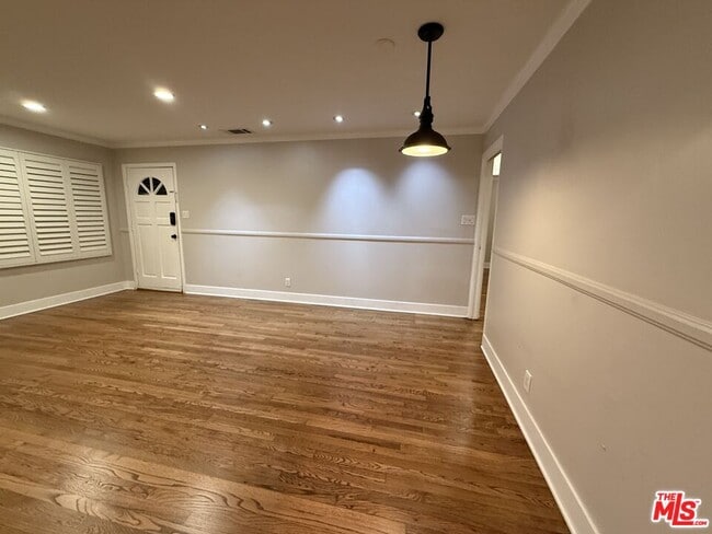 18148 Hartland St in Los Angeles, CA - Building Photo - Building Photo