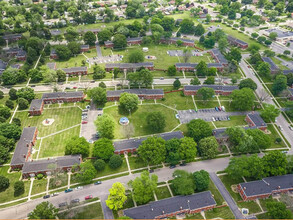 Van Buren Village in Kettering, OH - Building Photo - Building Photo