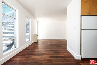 1426 Main St-Unit -A in Los Angeles, CA - Building Photo - Building Photo