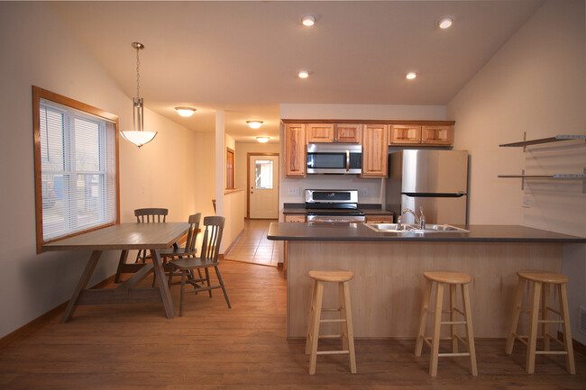 560 Lulu Ln in Roberts, WI - Building Photo - Building Photo