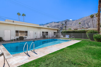 Sunny Stones Apartments in Palm Springs, CA - Building Photo - Building Photo