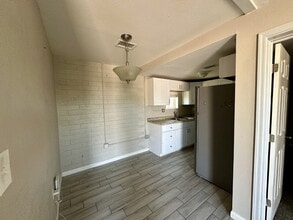 561 S Meridian Rd in Apache Junction, AZ - Building Photo - Building Photo