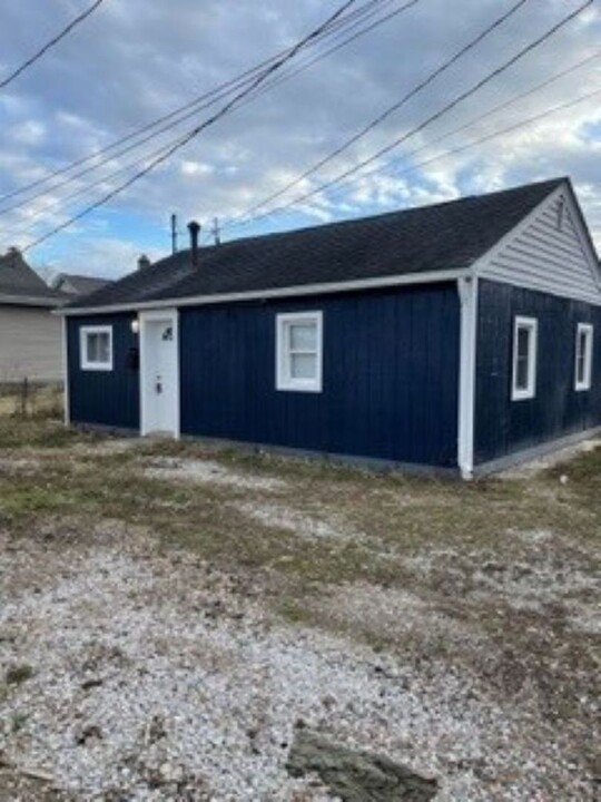 833 Clarendon Ave in Columbus, OH - Building Photo