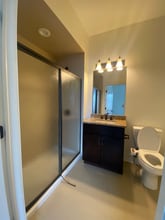 2500 Green Bay Rd, Unit 302 in Evanston, IL - Building Photo - Building Photo