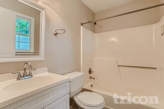 367 Arbour Way in Suwanee, GA - Foto de edificio - Building Photo