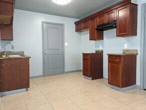 807 21st St in Gretna, LA - Foto de edificio - Building Photo